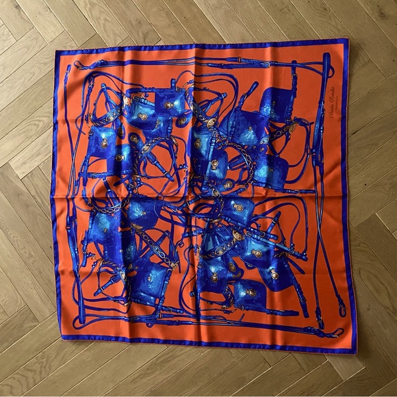 GORGEOUS HERMES BRIDES REBELLES SILK SCARF - Picture 2 of 5